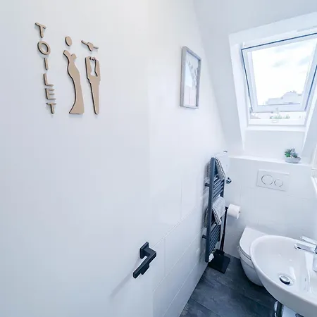 Alfa 3 6 Betten Wasen Mercedesbenz Mhp Arena L Bad I Kueche L Wifi & Smarttv L 3br & 6 Beds L Bathroom L Kitchen *