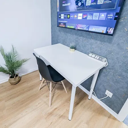 Alfa 3 6 Betten Wasen Mercedesbenz Mhp Arena L Bad I Kueche L Wifi & Smarttv L 3br & 6 Beds L Bathroom L Kitchen *