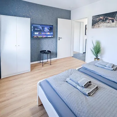 Alfa 3 6 Betten Wasen Mercedesbenz Mhp Arena L Bad I Kueche L Wifi & Smarttv L 3br & 6 Beds L Bathroom L Kitchen Apartment Stuttgart