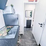 Alfa 3 6 Betten Wasen Mercedesbenz Mhp Arena L Bad I Kueche L Wifi & Smarttv L 3br & 6 Beds L Bathroom L Kitchen *